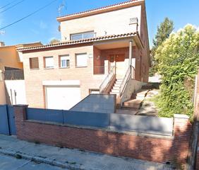 Xalet a Santa Eulàlia de Ronçana. Casa en venta