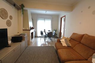 Maison jumelée à Concòrdia. Casa en venta