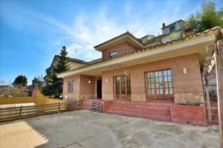 Chalet in Santa Maria de Palautordera. Casa en venta
