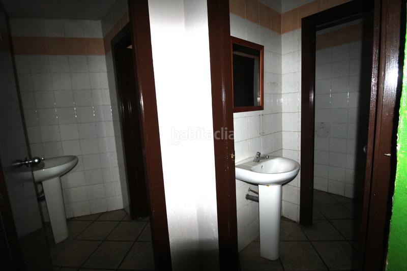 Foto 04a7ccfb-33a0-4558-9f90-426c1985b040. Lloguer local comercial a carrer de gallecs 75 a Mollet del Vallès