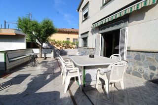 Casa a Parets del Vallès. Casa a 4 vientos muy luminosa con opción de unificar, gran terra