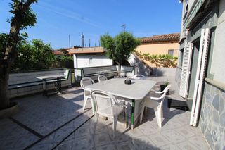 Casa en Parets del Vallès. Casa a 4 vientos muy luminosa con opción de unificar, gran terra