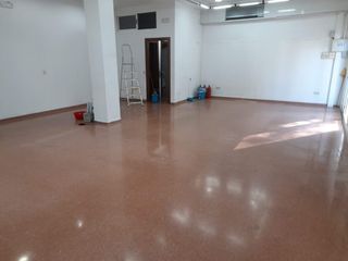 Lloguer Local Comercial  Carrer de salvador espriu. Alquiler local can borrell