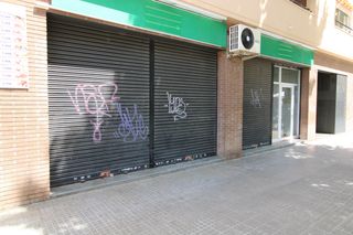 Lloguer Local Comercial  Carrer de salvador espriu. Alquiler local can borrell