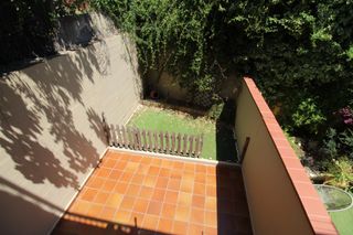 Maison jumelée à Ca n´Oriol. Casa adosada esquinera con terrazas, garaje y vistas despejadas