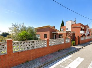 Chalet in Carrer del parc 63. Parcela esquinera de 438 m² en polinyà