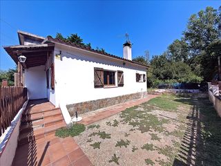 Casa  Carrer pinetell. Casa en venta en vallgorguina