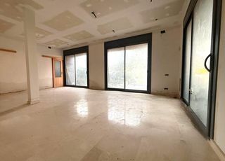 Chalet à Carrer tomàs breton 5. Casa independiente con piscina en l'ametlla del vallès