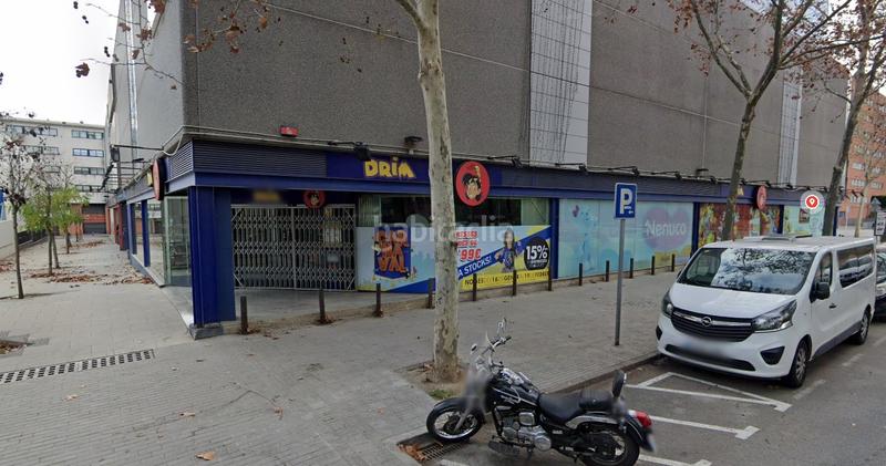 Foto b2729a24-dfeb-46d4-b660-32519977b5fd. Local comercial venta local con parking en Can Borrell Mollet del Vallès