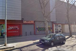 Local commercial  Carrer de francesc ferrer i guàrdia. Venta local con parking en mollet del vallès