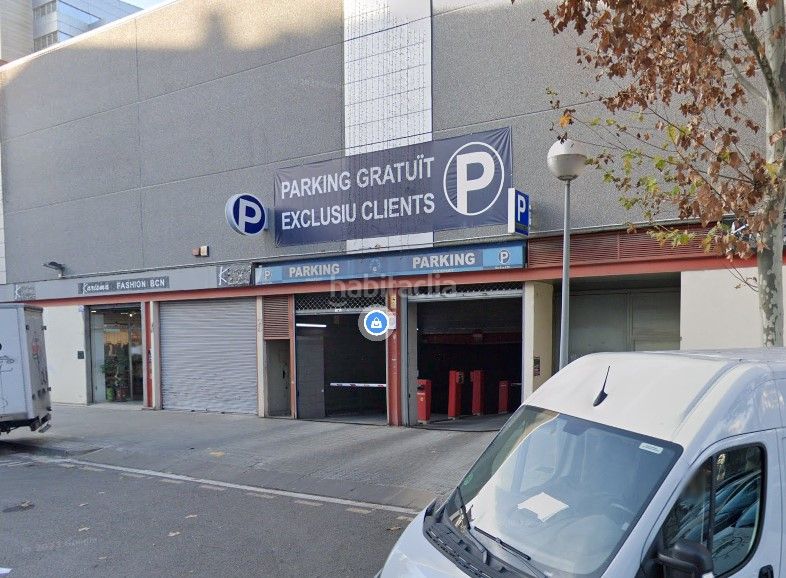 Foto 0bafd8e7-b253-453f-b4a8-fa705b5503d0. Local comercial en carrer de francesc layret 36b "centro comercial gallecs" en venta en Mollet del Vallès