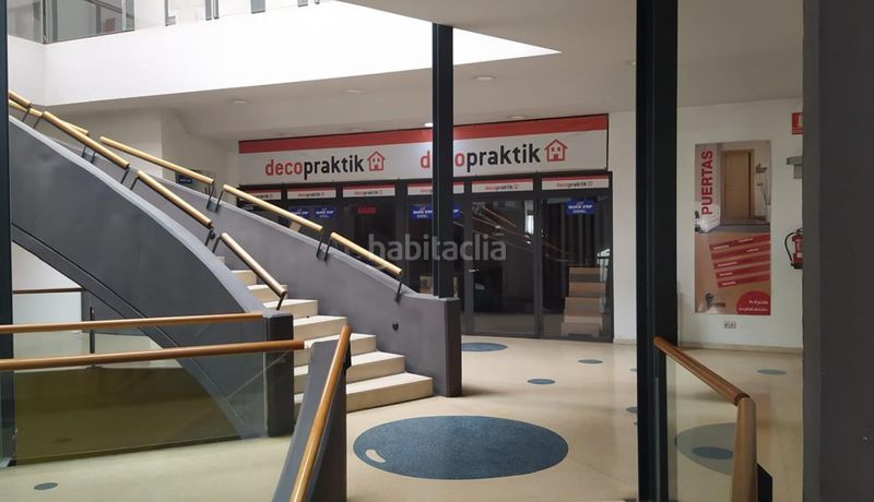 Foto 3d531ef5-2496-4bf5-9222-50588289a0dd. Local comercial en carrer de francesc layret 36b "centro comercial gallecs" en venta en Mollet del Vallès