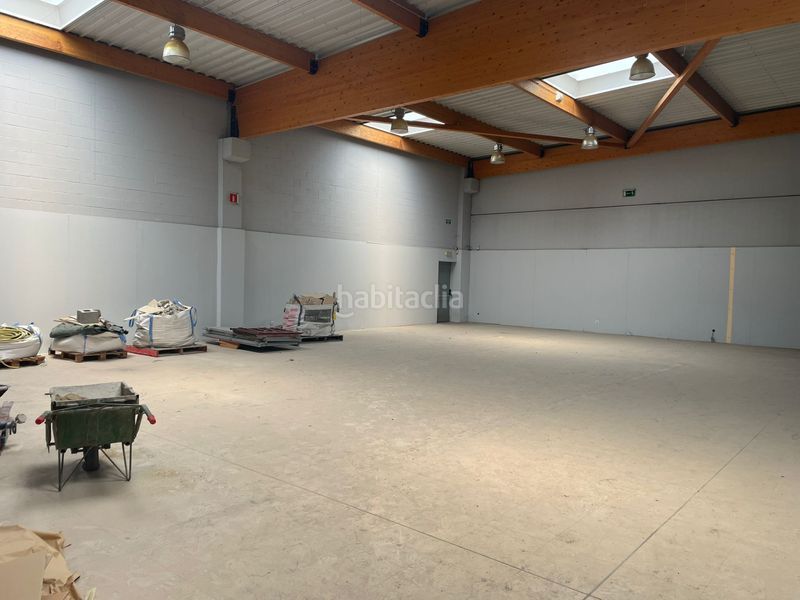 Foto 839bf877-3bd0-4fb7-b5e9-35e476bcaabd. Local comercial en carrer de francesc layret 36b "centro comercial gallecs" en venta en Mollet del Vallès