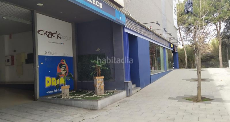 Foto dcfcb7b7-04e0-4141-bdb6-52f7ebaf33c9. Local comercial en carrer de francesc layret 36b "centro comercial gallecs" en venta en Mollet del Vallès