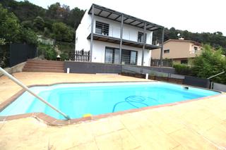Chalet en Bigues i Riells. Casa con piscina