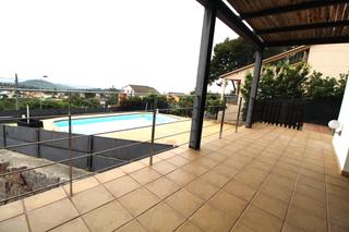Chalet à Bigues i Riells. Casa con piscina