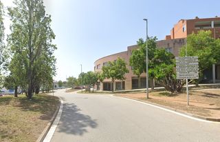 Business premise in Avinguda cornisa 11. Edificio corporativo / oficinas con local comercial y parking –