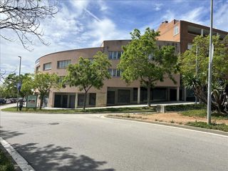 Local Comercial a Avinguda cornisa 11. Edificio corporativo / oficinas con local comercial y parking –