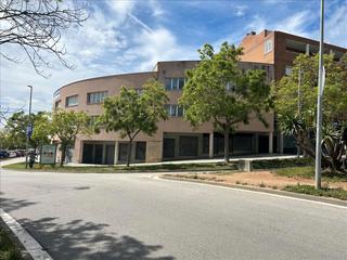 Local commercial à Avinguda cornisa 11. Edificio en venta