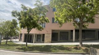 Local Comercial en Avinguda cornisa 11. Edificio en venta