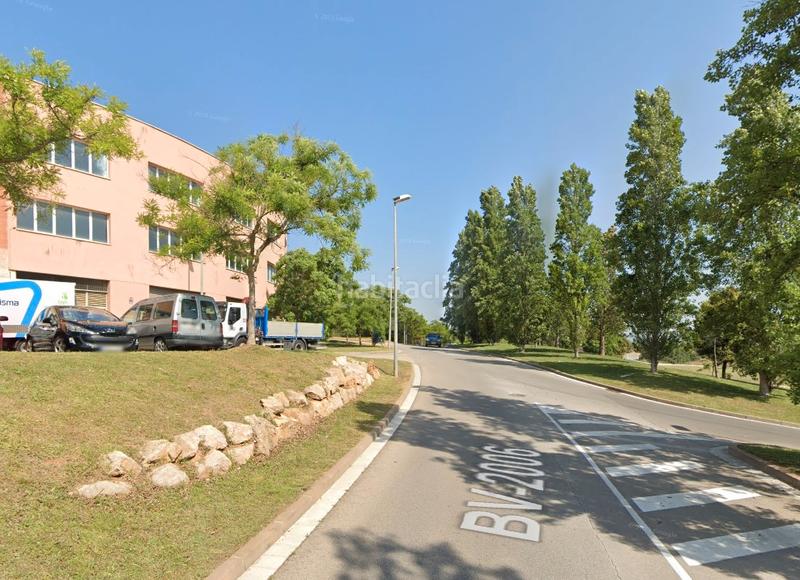 Foto f3112769-a13f-48f2-b7cc-fc8f645d8d6d. Local comercial en avinguda cornisa 11 edificio en venta en Santa Coloma de Cervelló