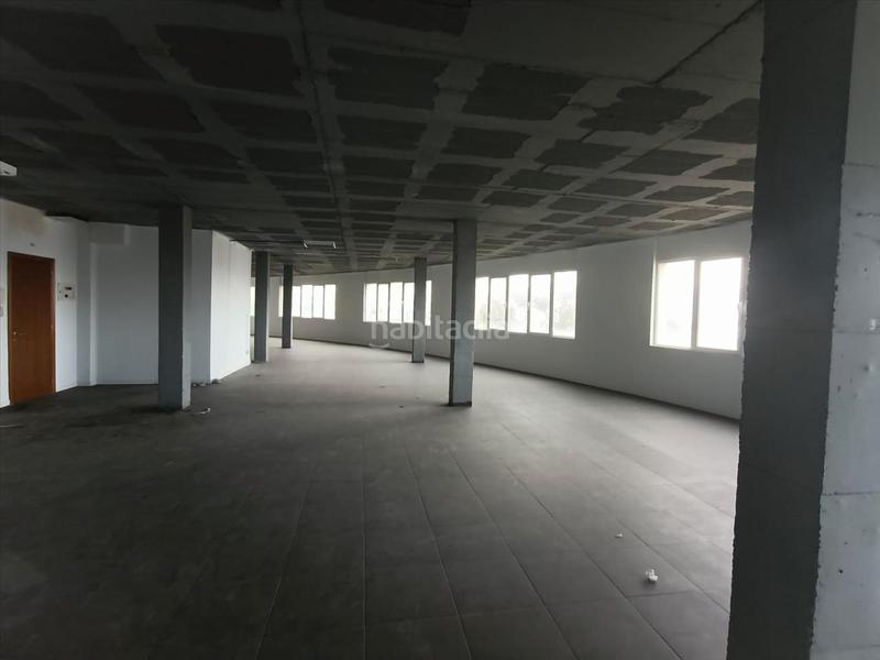 Foto f34cc182-9afb-400e-9980-723bf94c4123. Local comercial en avinguda cornisa 11 edificio en venta en Santa Coloma de Cervelló