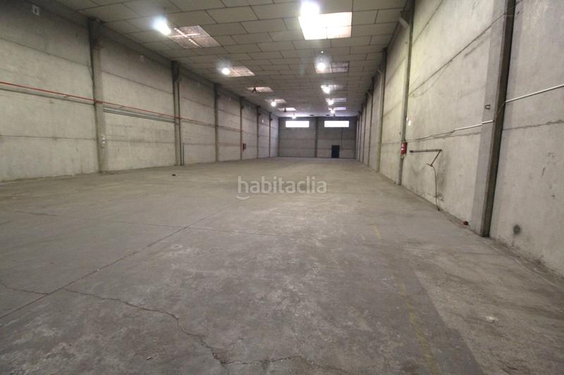 Foto fa81b6a6-9d02-414d-beed-6a06931a6a00. Nave industrial nave en venta en Llagosta (La)