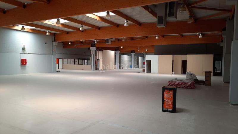 Foto 4213323f-9759-4725-9449-a31ae3901bfa. Local comercial en carrer de francesc ferrer i guàrdia 30-32 en venta centro comercial en Mollet del Vallès