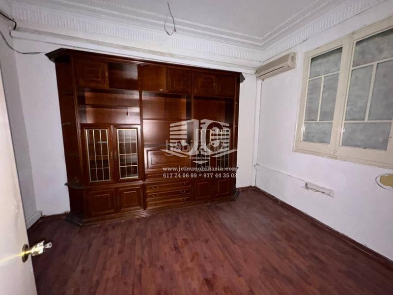 Foto 7b642b4d-8841-4efb-b1a0-4d9b2ceeeae4. Piso  en venta en el centro comercial . en Centre Tortosa