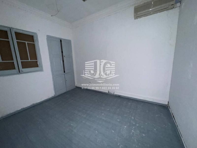 Foto 8f2b7d01-effd-4637-9e73-ef8a89bf88b3. Piso  en venta en el centro comercial . en Centre Tortosa