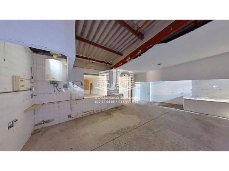 Foto b8236112-c371-451e-84e8-2222f7ca92a2. Local comercial a Móra la Nova