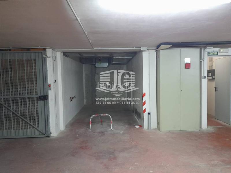 Foto c2405335-f75a-40b9-8b64-b489951f8065. Parking coche parking en venta en xiribecsfavaret en Amposta