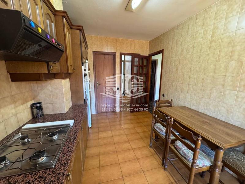 Foto 0d61e31a-8d3a-452e-bb82-b7effefe49a2. Piso  en venta en Centre en Centre Tortosa