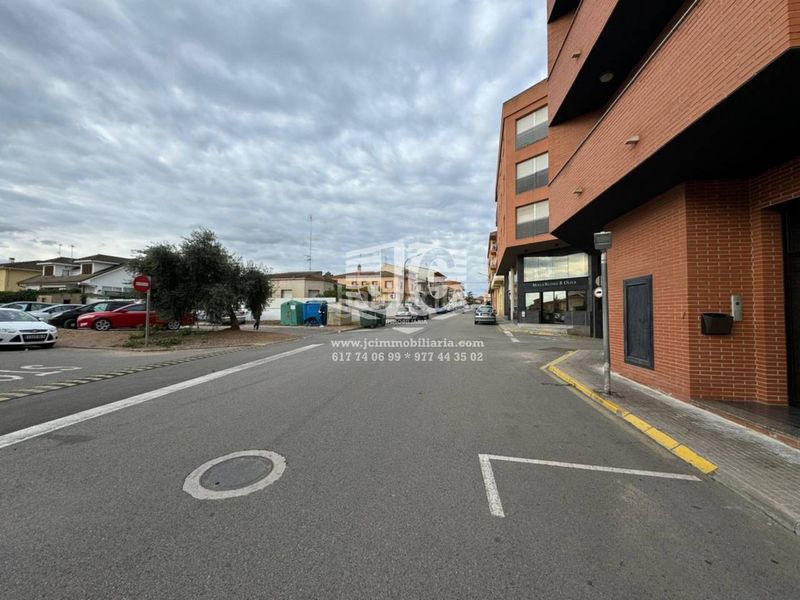 Foto 94c426c4-68ad-42ce-bfb6-8f0f1468ebd8. Local comercial a Móra d´Ebre