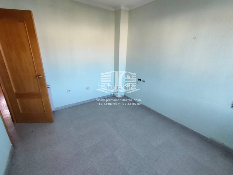 Foto f06c9dd1-cb71-4dba-ba26-e7637c3af948. Pis a Sénia (La)