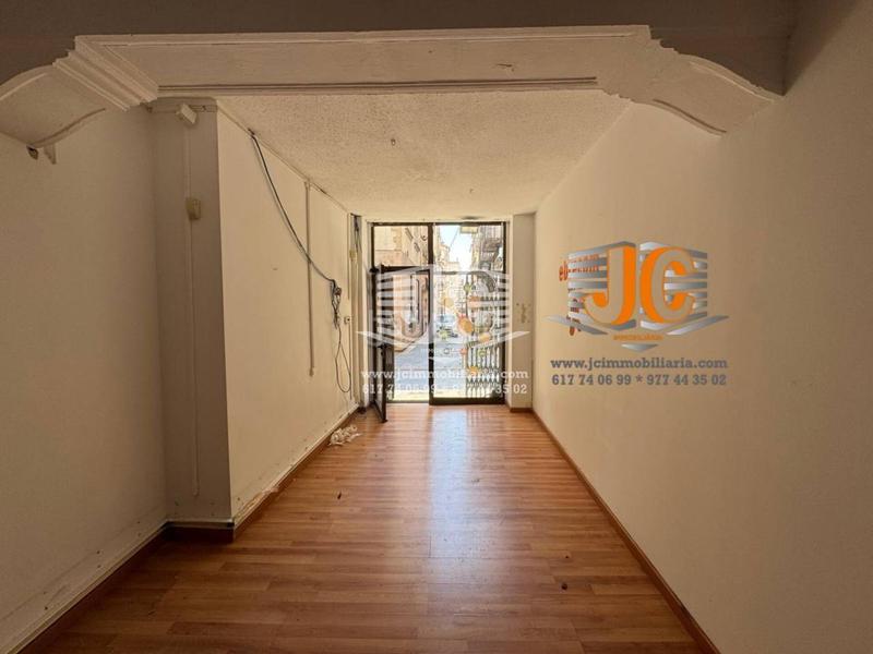 Foto d73de5b3-b25c-4709-a42e-9c869ae2b369. Lloguer local comercial a Centre Tortosa