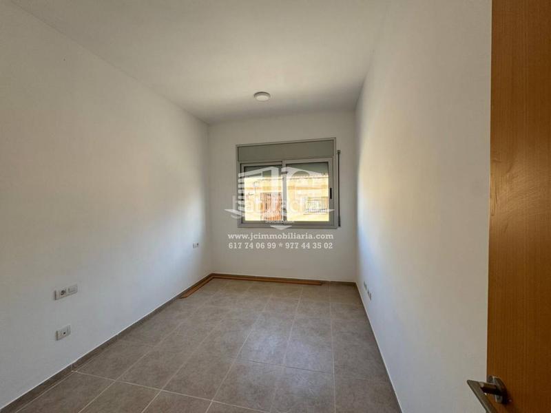 Foto 2ab8fc9d-73db-48fa-b0f9-15e52b455bcf. Alquiler piso  en alquiler en laldea en Aldea (L´)