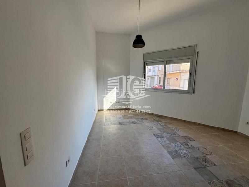 Foto ded21f8a-8558-4b53-833a-448f068ea50c. Alquiler piso  en alquiler en laldea en Aldea (L´)