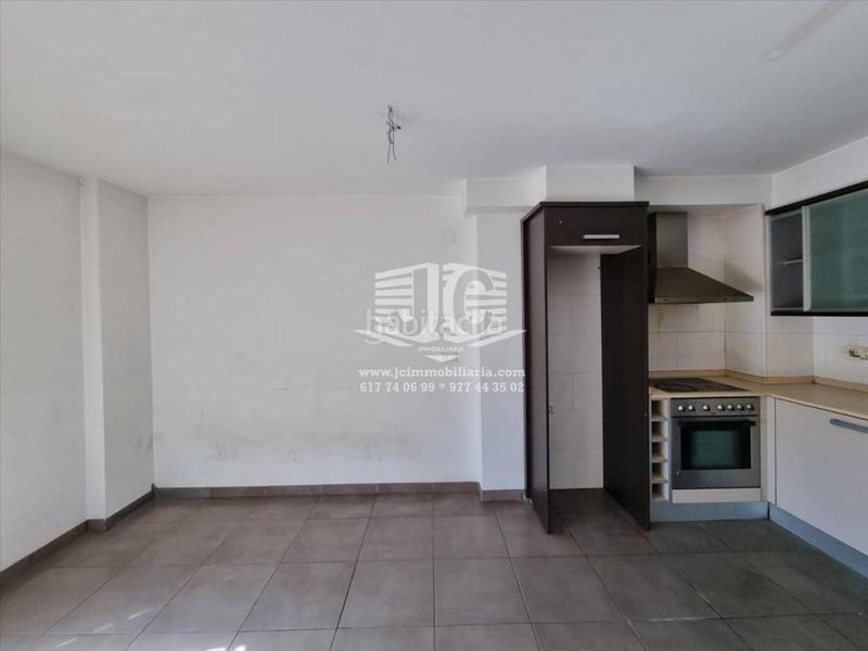 Foto d74c196b-7147-4be2-8cec-b6206234d662. Pis a Avinguda Catalunya Sant Carles de la Ràpita