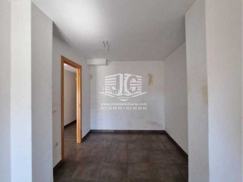 Foto dff84f9c-cfc6-4642-a341-8e63bb2500aa. Pis a Avinguda Catalunya Sant Carles de la Ràpita