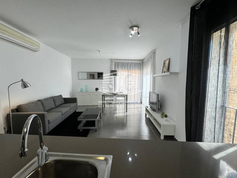 Foto bb18ead1-2ba4-41d3-8d52-ade9ffaee6a2. Location appartement dans Tivenys