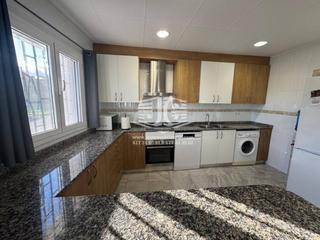 Miete Etagenwohnung  Camí de les portes. Casa adosada en alquiler en roquetes