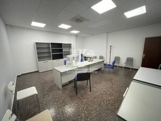 Miete Geschäftsraum  Calle hierro labernia. Local en alquiler en roquetes