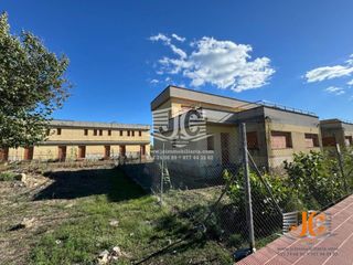 Gebäude in Calle flamenc 8. Promoción de casas en construcción, riumar deltebre
