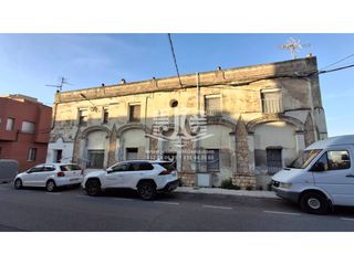 Edificio en Avenida Molins d´en Comte 91