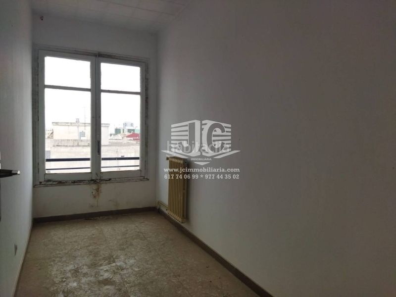 Foto 67f64d6a-82c0-468a-92a3-a404983d13ba. Pis a Centre Tortosa