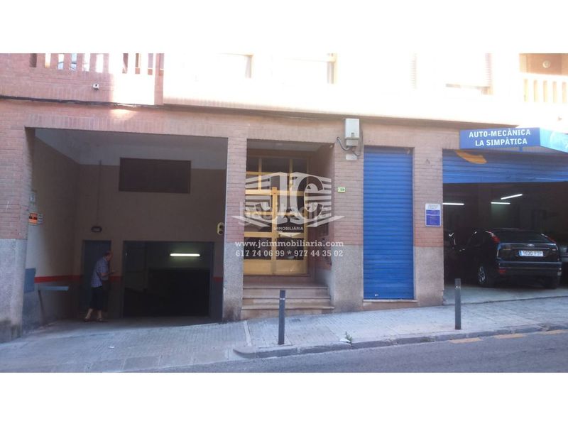 Foto 9ce299d3-0e34-4329-ac2a-0851016dd47e. Aparcament cotxe a Centre Tortosa