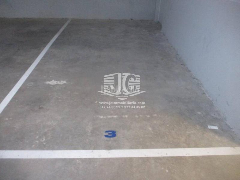 Foto d583c73c-bc99-4983-85c8-b9bbc00c9533. Autoparkplatz in Valletes - Xiribecs Amposta