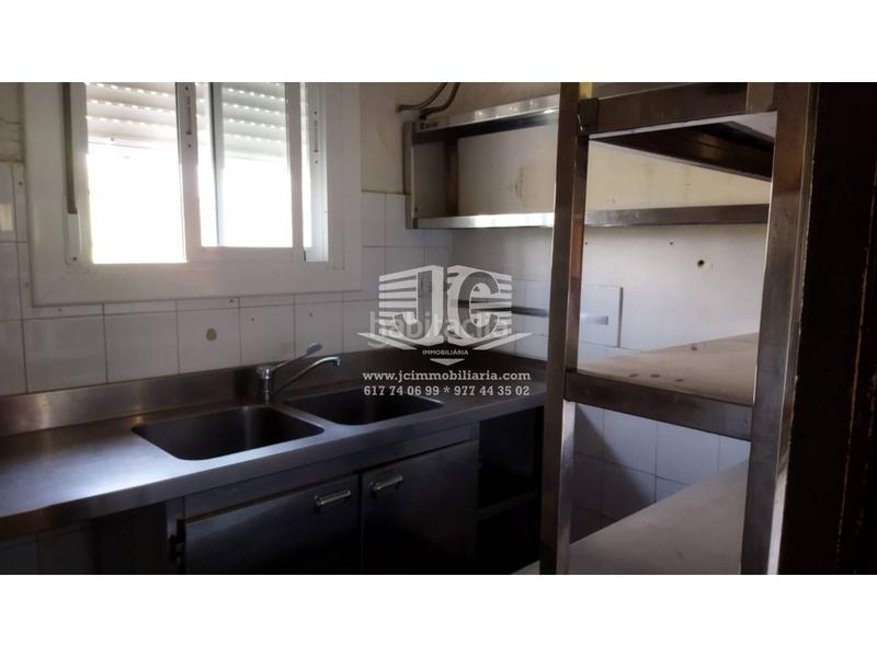 Foto 3512d2ae-a7e1-4963-9cf7-d05267c94212. Location local commercial dans Tivenys