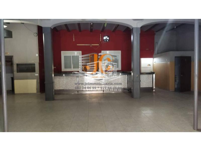 Foto adbcf1ad-070a-4d51-8b61-9494adb3143b. Location local commercial dans Tivenys